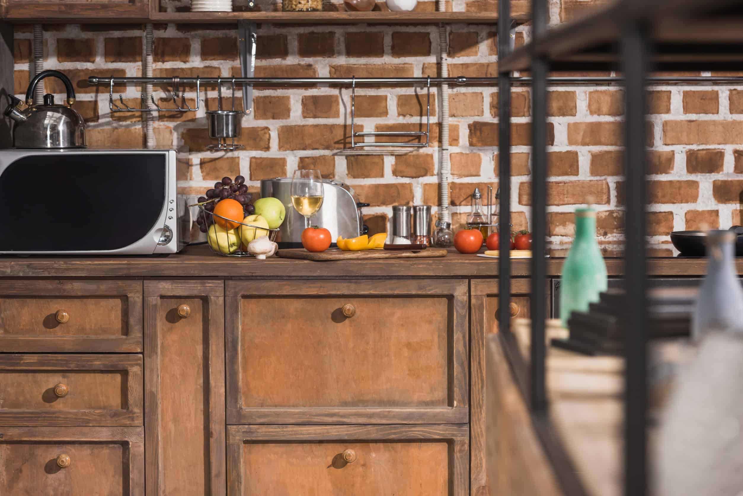 Traditional wooden kitchen cabinets